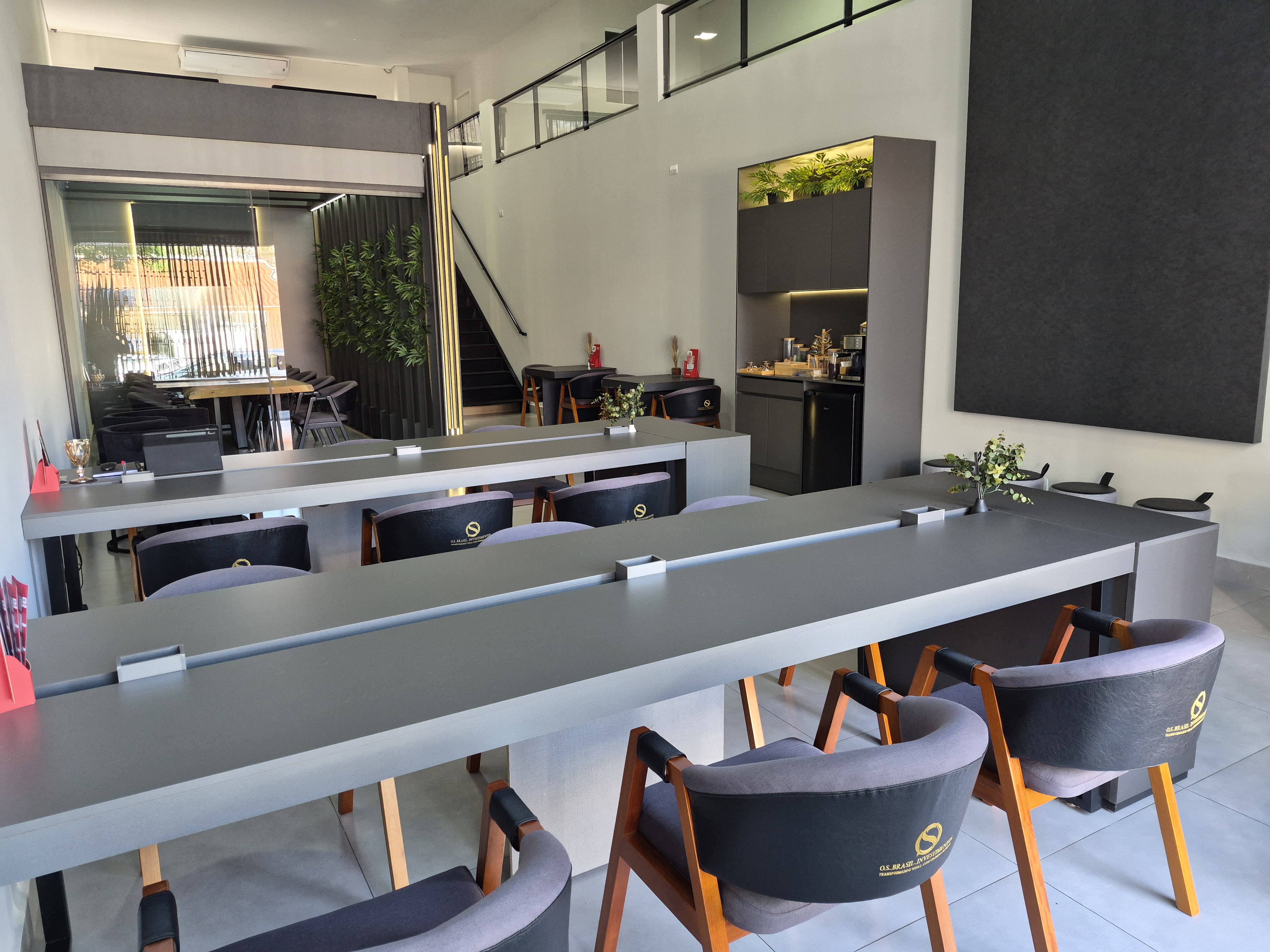 Ambiente de atendimento da sede da O.S Brasil Investimentos